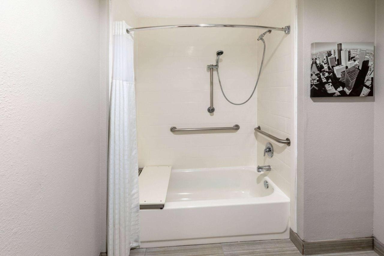 La Quinta By Wyndham Houston Nw Brookhollow Extérieur photo