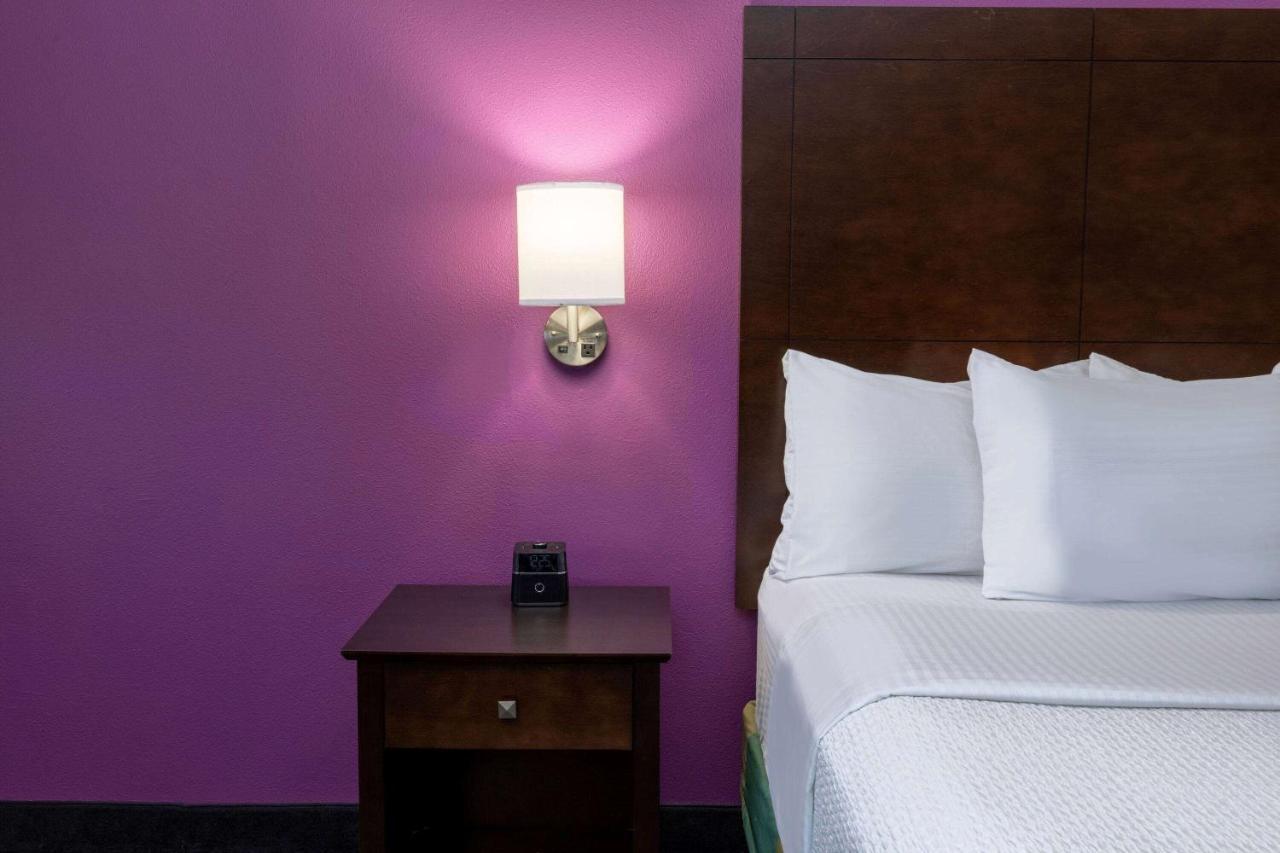 La Quinta By Wyndham Houston Nw Brookhollow Extérieur photo
