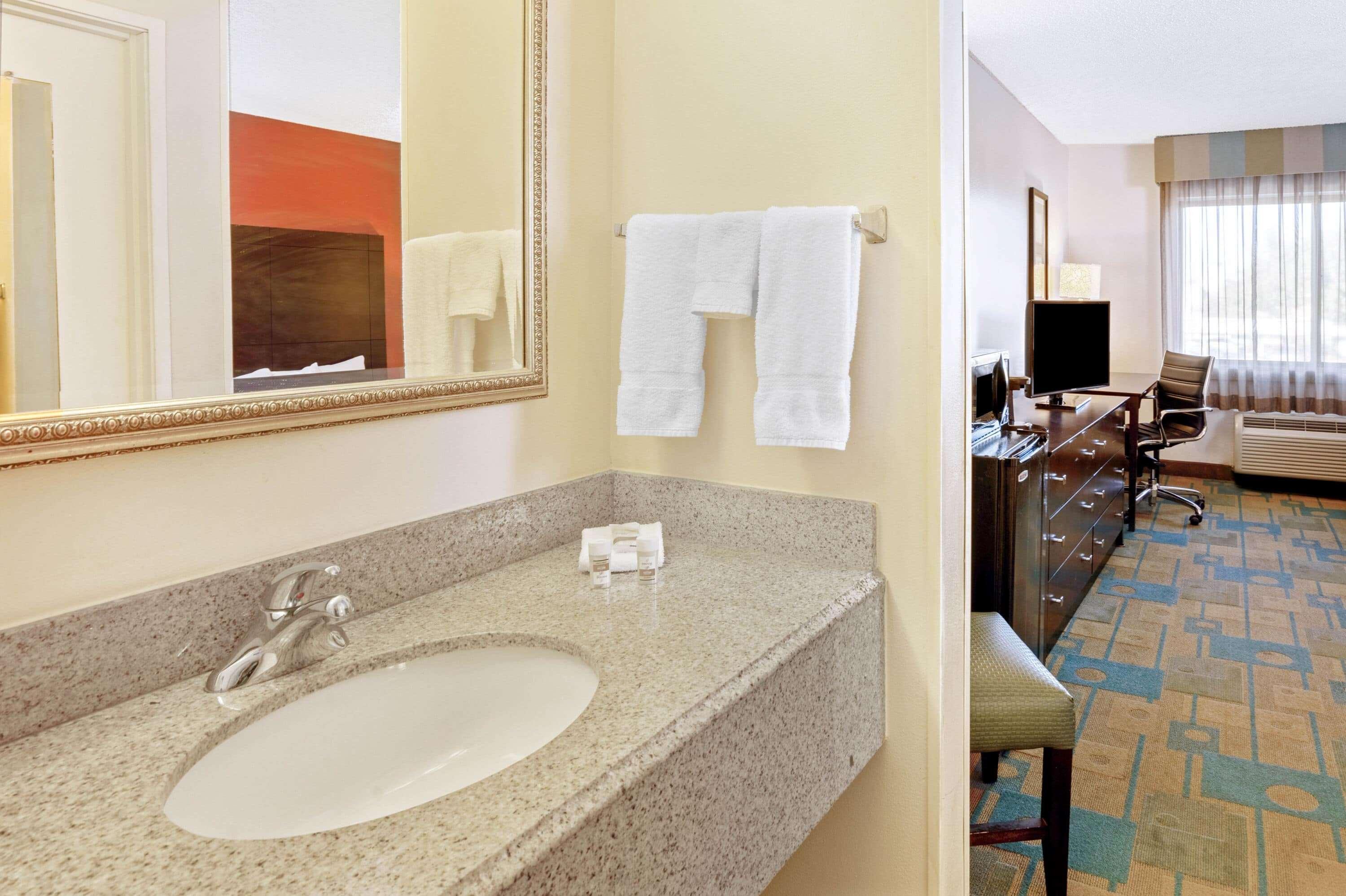 La Quinta By Wyndham Houston Nw Brookhollow Extérieur photo